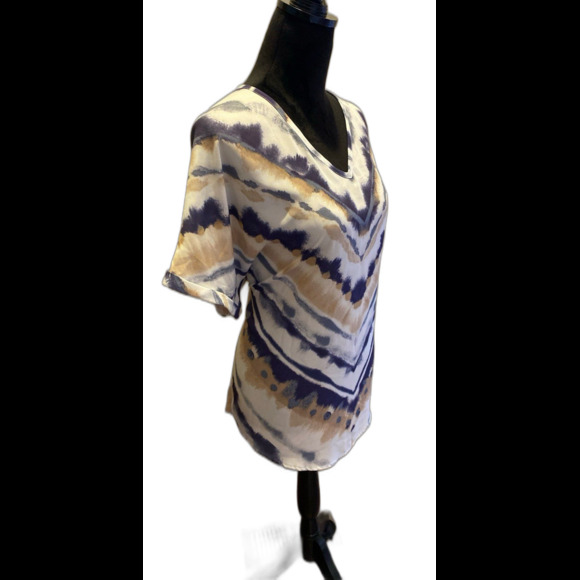 Est. 1946 Blouse Sz Large Oversized Flowy Creams & Blues Casual Top Cap Sleeves - Picture 3 of 11
